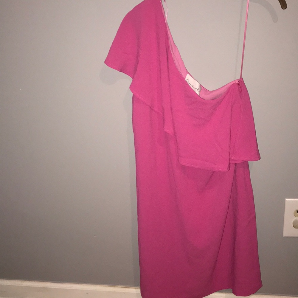 Super cute off the shoulder dress!